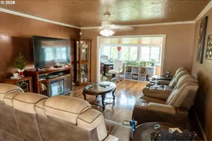 417 W E St, Rainier, OR 97048 - Photo 9