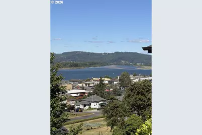 417 W E St, Rainier, OR 97048 - Photo 3