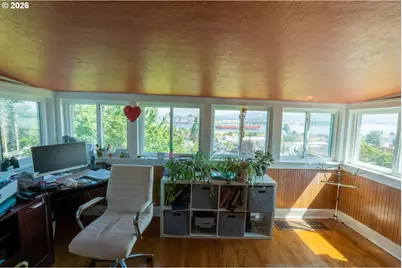 417 W E St, Rainier, OR 97048 - Photo 11