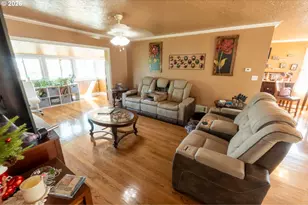 417 W E St, Rainier, OR 97048 - Photo 9