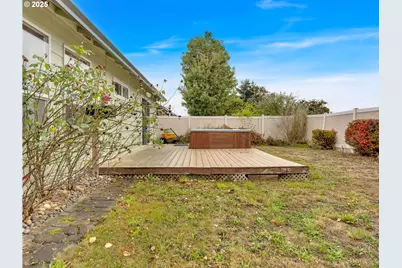 1019 SE 27th St, Troutdale, OR 97060 - Photo 31