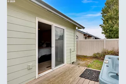 1019 SE 27th St, Troutdale, OR 97060 - Photo 37