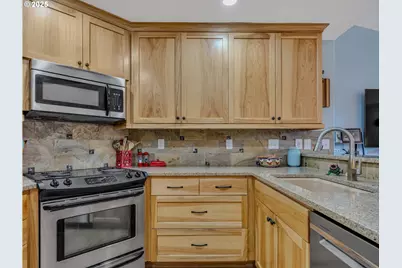 1019 SE 27th St, Troutdale, OR 97060 - Photo 17