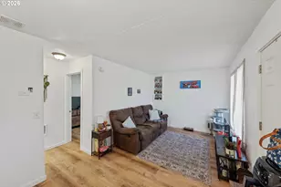 1900 Monroe St, North Bend, OR 97459 - Photo 19