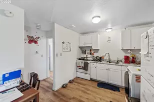1900 Monroe St, North Bend, OR 97459 - Photo 11