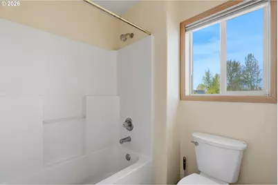 2022 NE Blue Heron Dr, Portland, OR 97211 - Photo 21