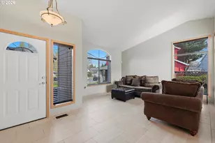 2022 NE Blue Heron Dr, Portland, OR 97211 - Photo 3