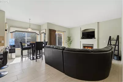 2022 NE Blue Heron Dr, Portland, OR 97211 - Photo 11