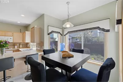 2022 NE Blue Heron Dr, Portland, OR 97211 - Photo 15