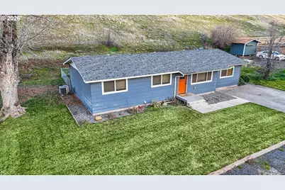 70981 SW Douglas Dr, Pendleton, OR 97801 - Photo 3