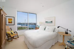 836 S Curry St, Portland, OR 97239 - Photo 23