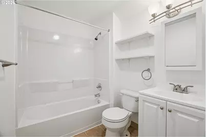 810 NE Pinebrook Ave, Vancouver, WA 98684 - Photo 15