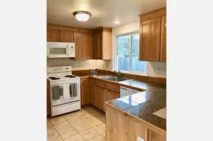 2815 Hilyard St, Eugene, OR 97403 - Photo 9