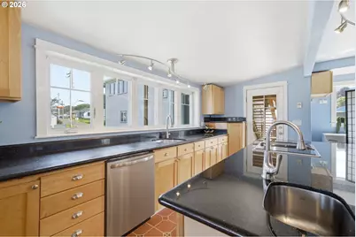 114 S Beacon St, Rockaway Beach, OR 97136 - Photo 11