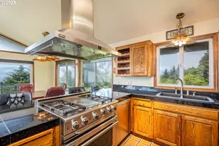 340 NE Vista Terrace Ave, Depoe Bay, OR 97341 - Photo 11