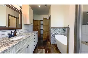 2950 Tenmile Valley Rd, Tenmile, OR 97481 - Photo 23