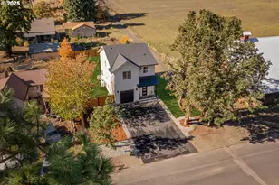 219 Main St, White Salmon, WA 98672 - Photo 1