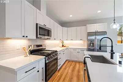 219 Main St, White Salmon, WA 98672 - Photo 7