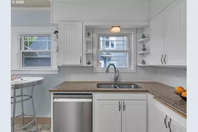 3947 SE Stark St, Portland, OR 97035 - Photo 9