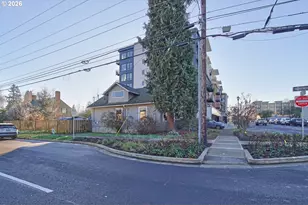 174 NE 4th Ave, Hillsboro, OR 97124 - Photo 3