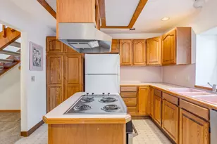 458 W Hayes St, Woodburn, OR 97071 - Photo 9