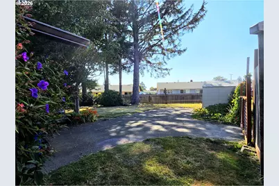 417 Railroad St, Brookings, OR 97415 - Photo 3