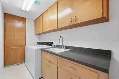 11850 SW Foothill Dr, Portland, OR 97225 - Photo 31