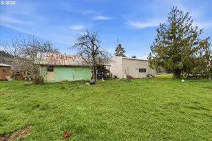 130 C St, Scotts Mills, OR 97375 - Photo 13