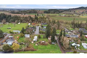 130 C St, Scotts Mills, OR 97375 - Photo 5