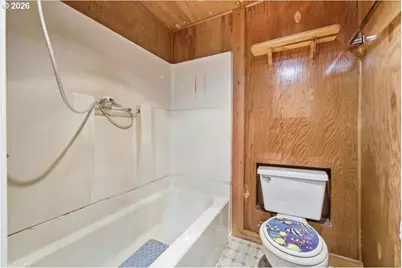 130 C St, Scotts Mills, OR 97375 - Photo 33