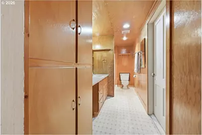 130 C St, Scotts Mills, OR 97375 - Photo 31