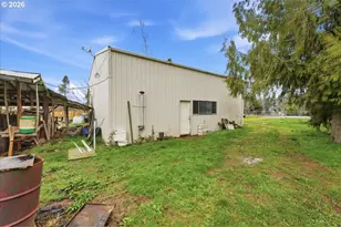 130 C St, Scotts Mills, OR 97375 - Photo 3