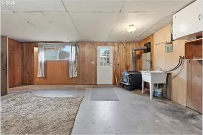 130 C St, Scotts Mills, OR 97375 - Photo 23