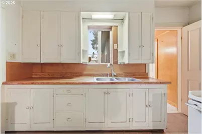 130 C St, Scotts Mills, OR 97375 - Photo 25