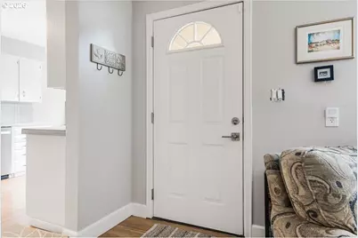 209 SE 90th Ave, Portland, OR 97216 - Photo 3