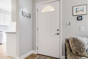 209 SE 90th Ave, Portland, OR 97216 - Photo 3