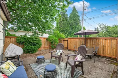 209 SE 90th Ave, Portland, OR 97216 - Photo 25