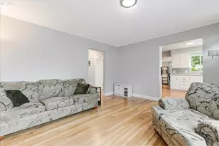 209 SE 90th Ave, Portland, OR 97216 - Photo 7