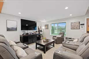 1903 E Orchard Dr, Newberg, OR 97132 - Photo 3