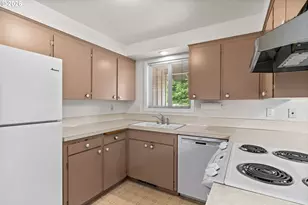 2120 NW Kings Blvd, Corvallis, OR 97330 - Photo 9