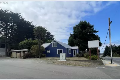 890 2nd St SE, Bandon, OR 97411 - Photo 37
