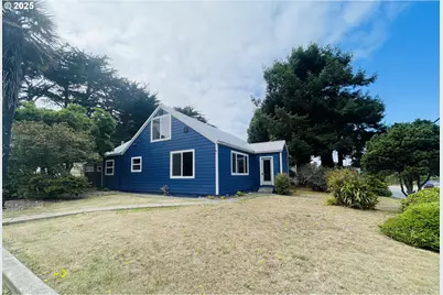 890 2nd St SE, Bandon, OR 97411 - Photo 3