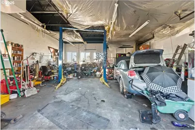 150 SE 82nd Ave, Portland, OR 97216 - Photo 11