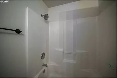 1033 E St, Independence, OR 97351 - Photo 25