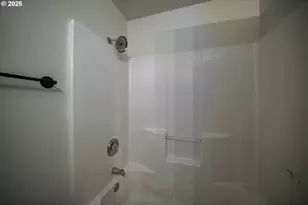 1033 E St, Independence, OR 97351 - Photo 25