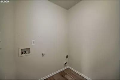 1033 E St, Independence, OR 97351 - Photo 27