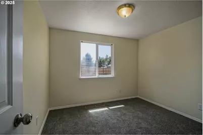 1033 E St, Independence, OR 97351 - Photo 21