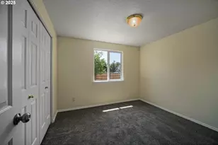 1033 E St, Independence, OR 97351 - Photo 19