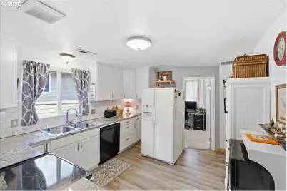 2295 Cedar St, Sweet Home, OR 97386 - Photo 9