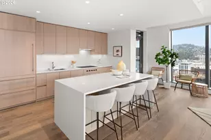 550 SW 10th Ave, Portland, OR 97205 - Photo 9